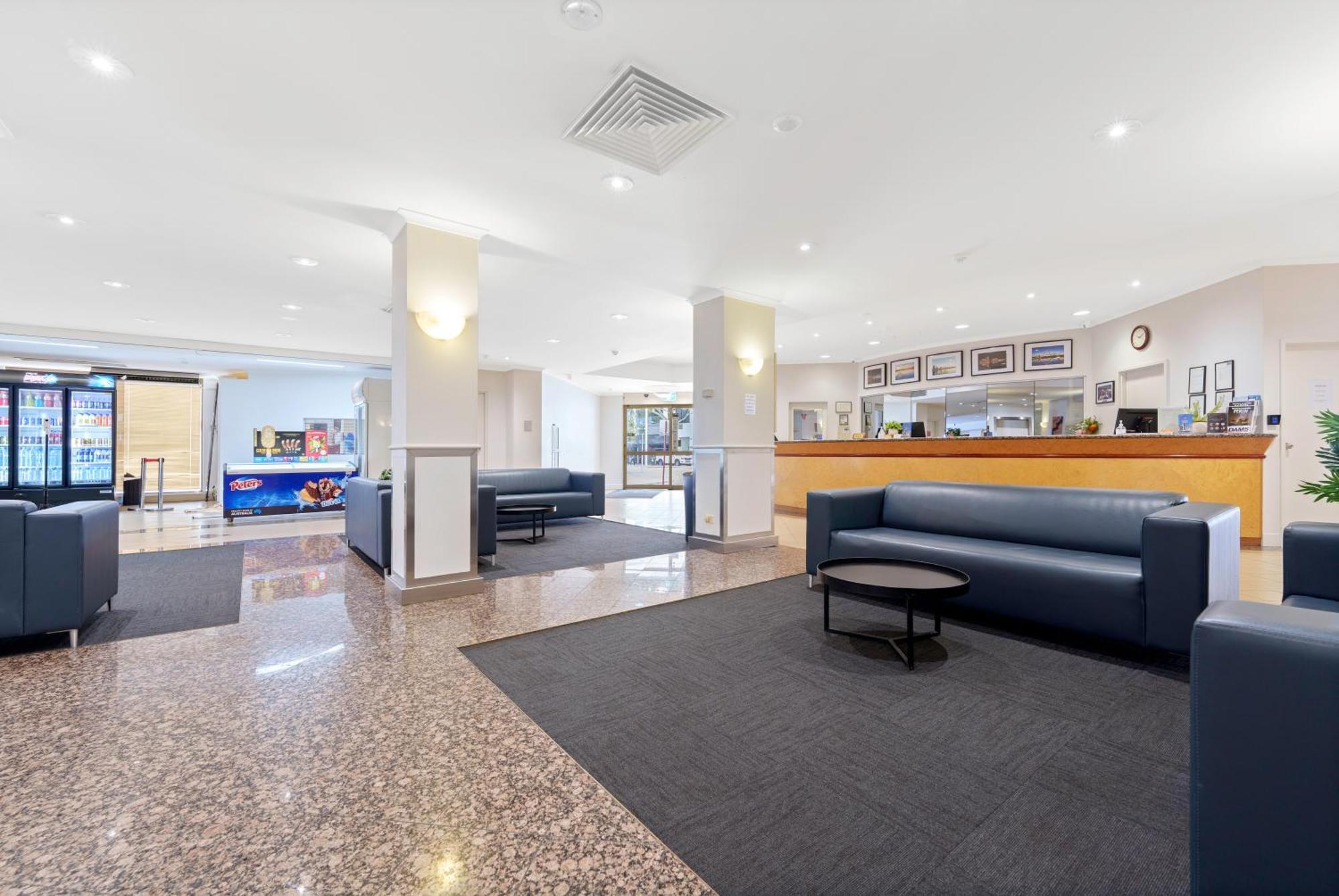 Comfort Inn & Suites Goodearth Perth Exterior photo