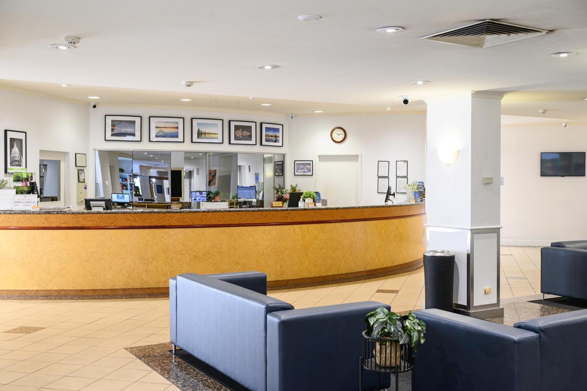 Comfort Inn & Suites Goodearth Perth Exterior photo